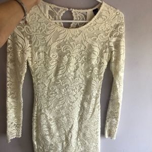Windsor body con lace dress